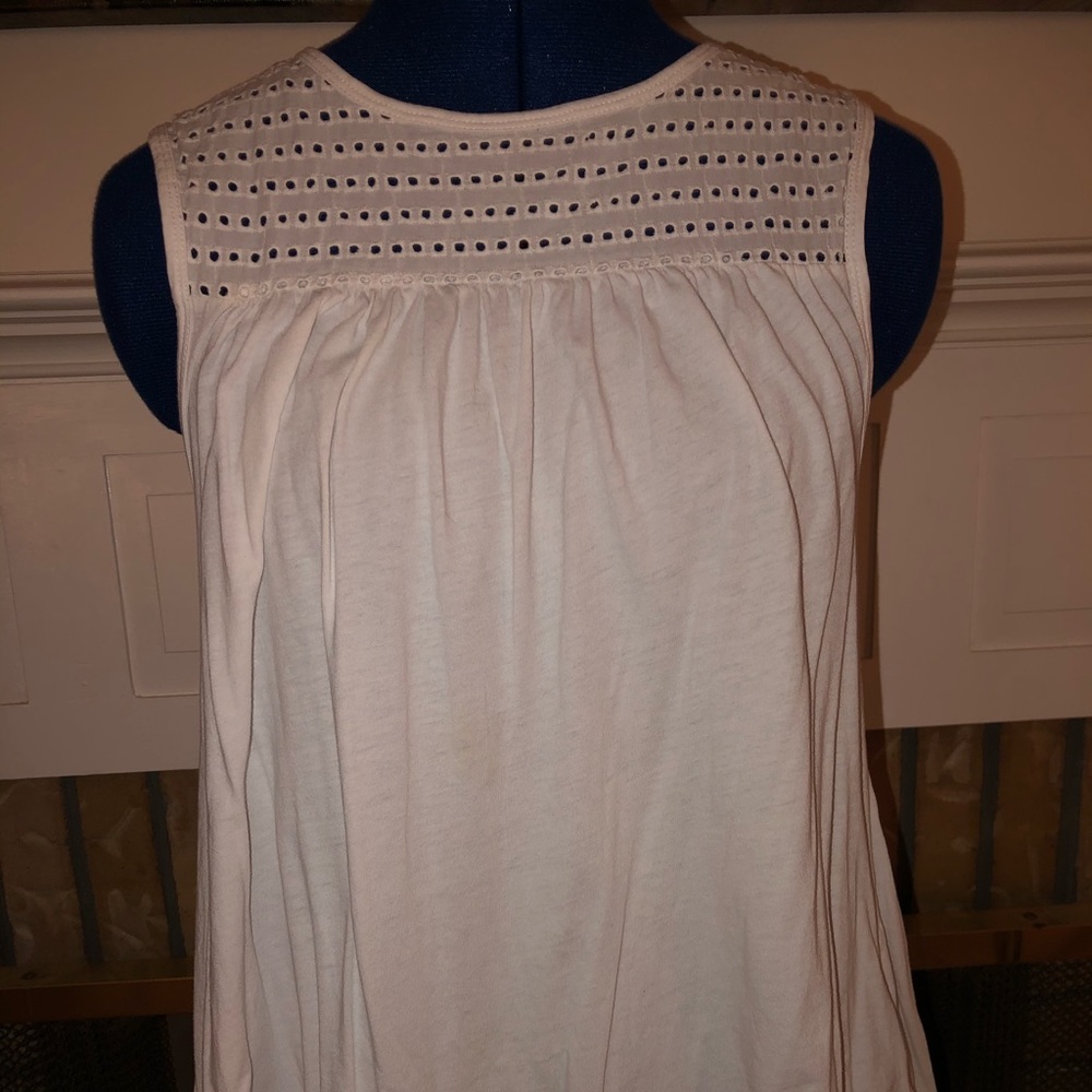 Gap Tanktop - Picture 2 of 7